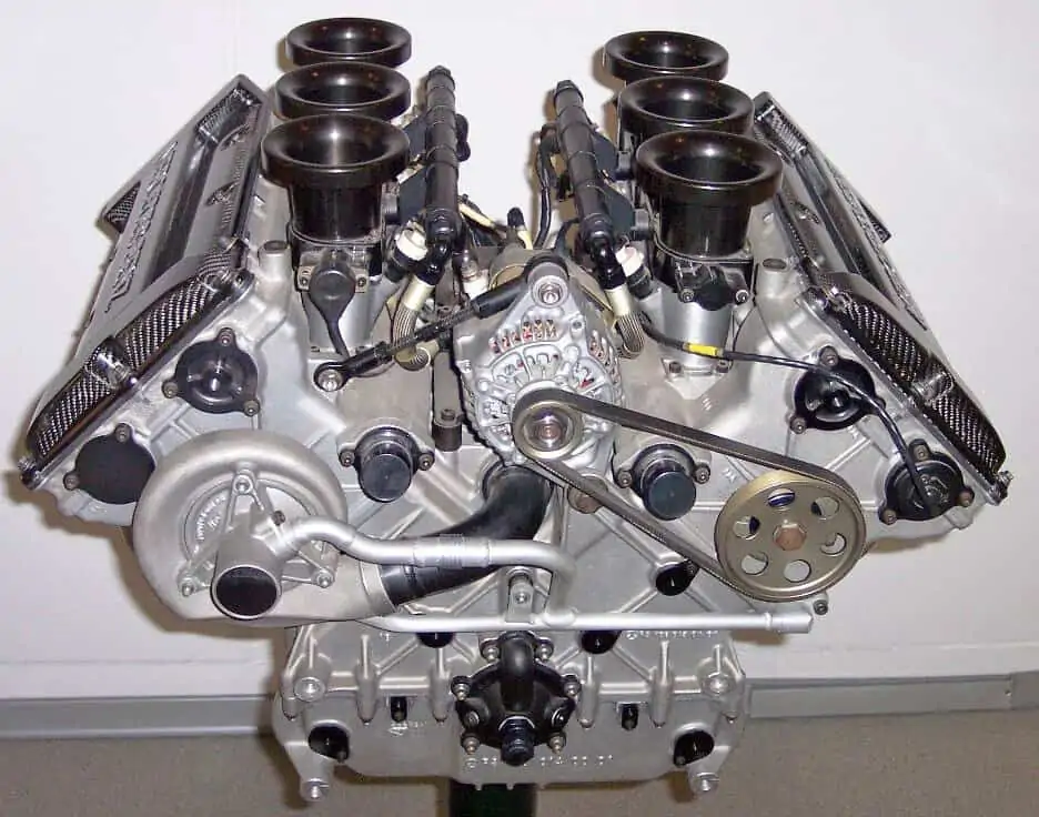 1. A V6 internal combustion engine