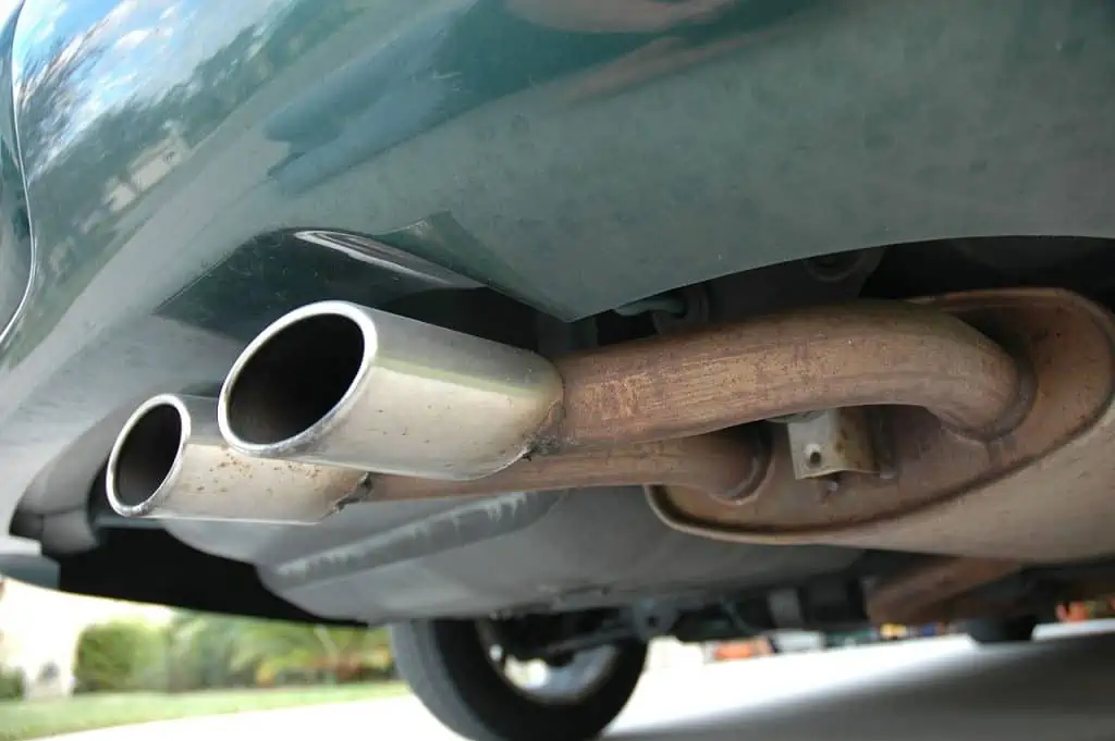 1. Dual tailpipes attached to the muffler