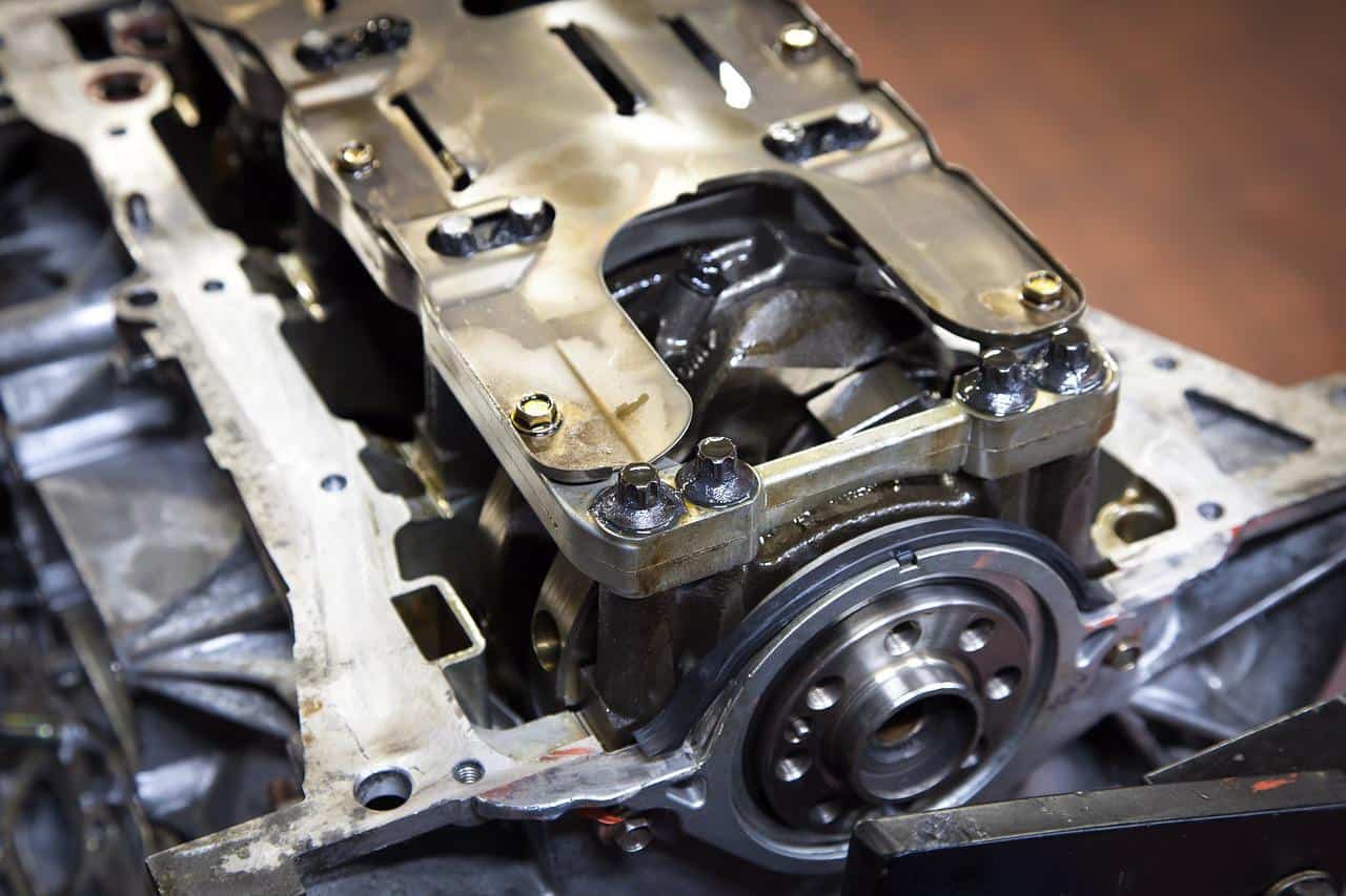 4 Rear Main Seal Leak Symptoms and Replacement Cost - Motor Vehicle HQ