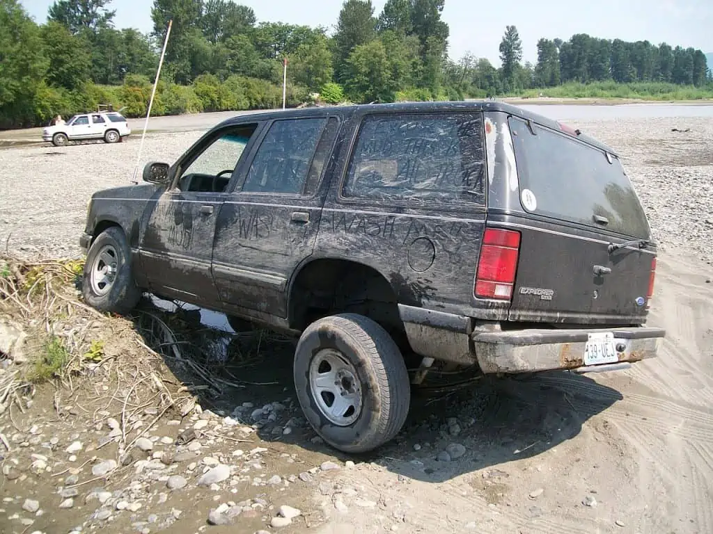2. A SUV with sway bars removed