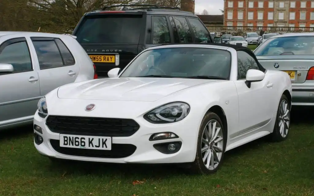 2. Fiat 124 Spider 2016