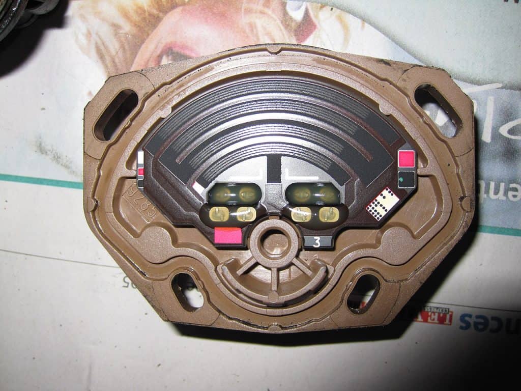 Car Goes Into Limp Mode - What Is It and What Can I Do to Bypass It? 2 2. Inside of the throttle position sensor 1
