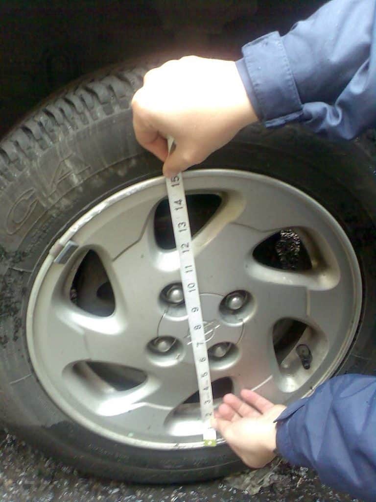 2. Measuring an outside rim diameter