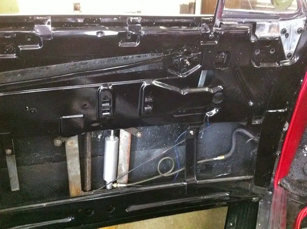 3. A hydraulic cylinder for power windows