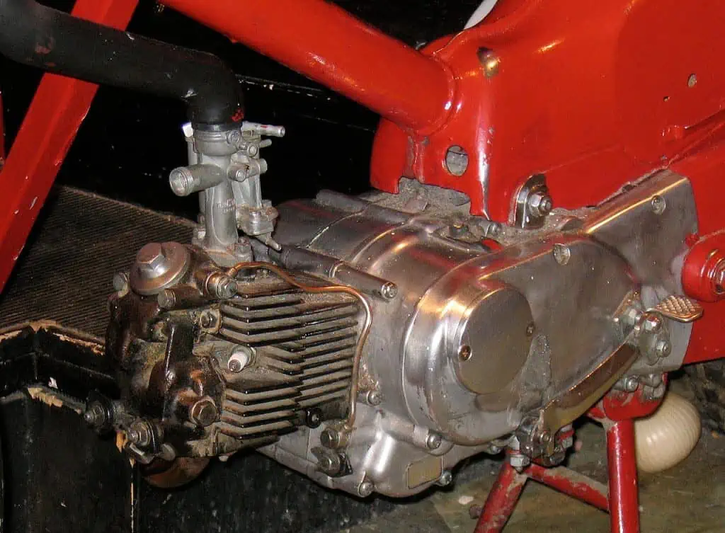 3. The Super Cub early push rod engine
