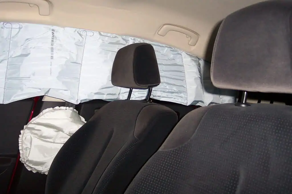 4. Deployed curtain airbag and side torso airbag in a Citroen C4