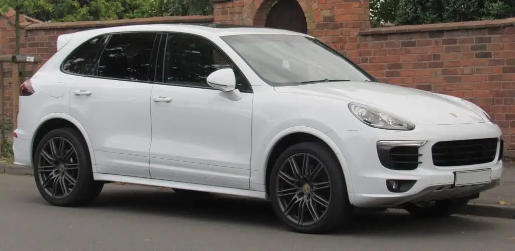 6. 2015 Porsche Cayenne V6 Disel Triptonic