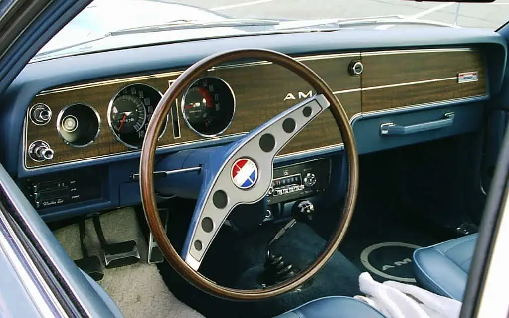 6. The steering system on a vintage car 1